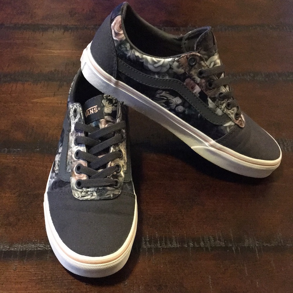 Gray Vans w/ Floral Detail - Women’s Size 7.5